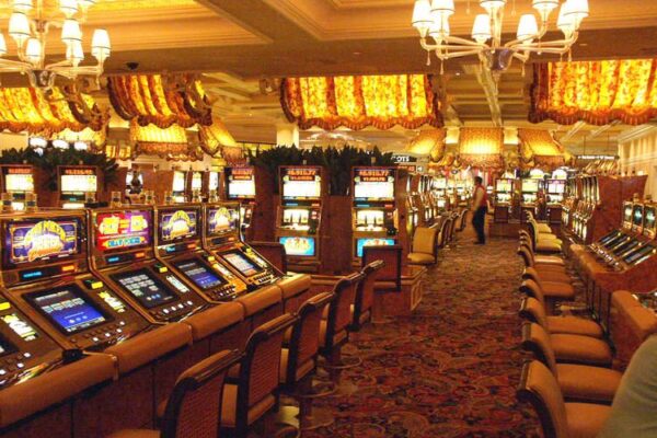 Strategi Main Slot Online penting untuk menjaga peluang menang dan memastikan kesenangan saat bermain slot. Pahami Dasar Slot Online Sejak Awal. Kenali Karakter Game Slot